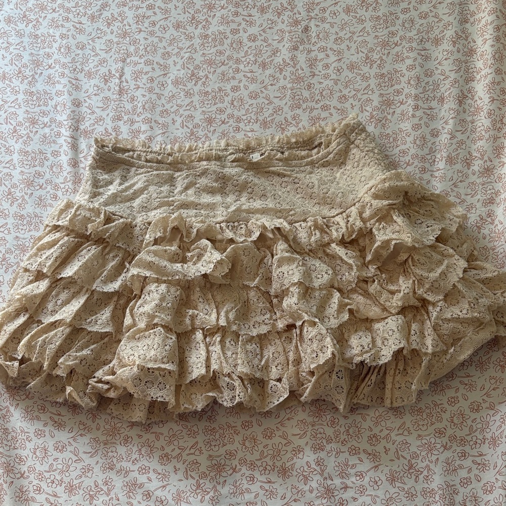 Elegant Cream Ruffled Skirt American Eagle